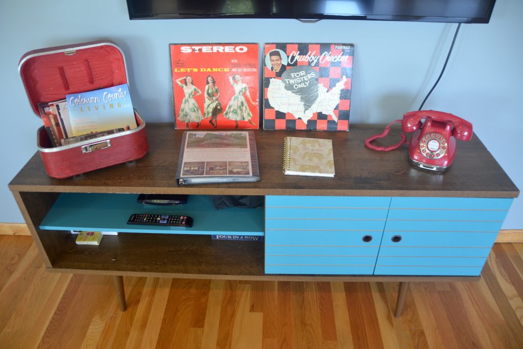 Stardust Retro Retreat - A Mid-Century Modern vacation rental in Coleman, Texas - 3 bedrooms on 2 acres
